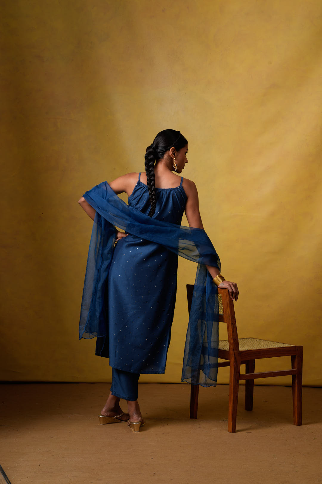 Nadhi Navy Blue Sleeveless Suit Set with Organza Dupatta